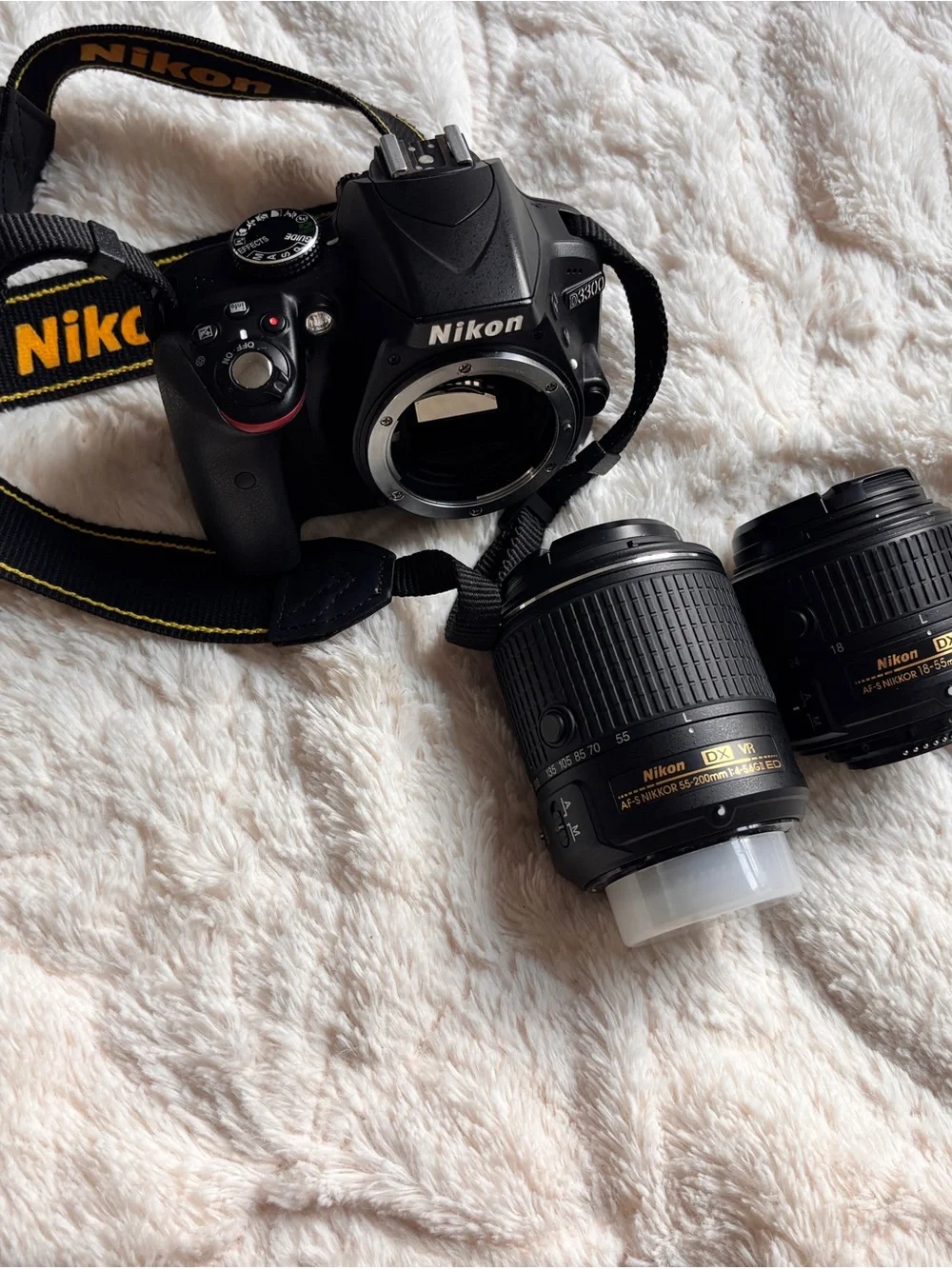 Nikon D3300 DX VR DSLR Full Bundle Kit